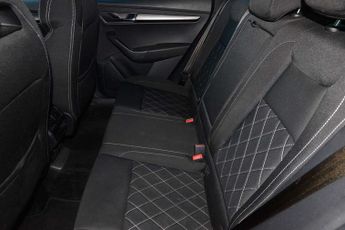 SKODA Karoq 1.5 TSI Sport Line 5dr DSG