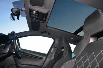 SKODA Karoq 1.5 TSI Sport Line 5dr DSG