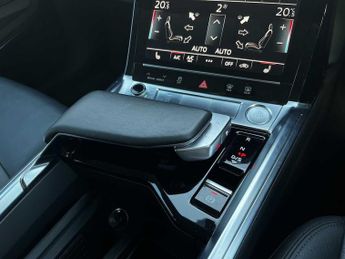 Audi e-tron 55 quattro 300,00 kW