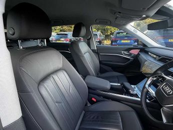 Audi e-tron 55 quattro 300,00 kW