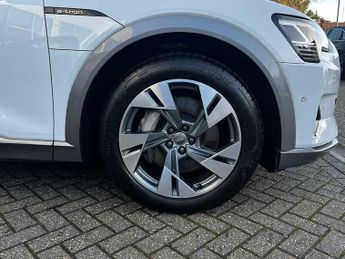 Audi e-tron 55 quattro 300,00 kW
