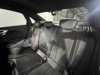 Audi A4 Black Edition 40 TDI quattro 190 PS S tronic