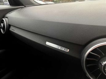 Audi TT Coup- Black Edition 40 TFSI  197 PS S tronic