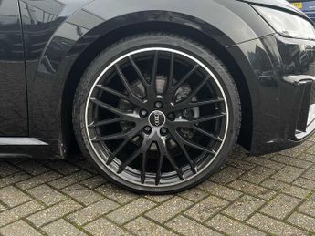 Audi TT Coup- Black Edition 40 TFSI  197 PS S tronic