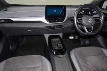 Volkswagen ID.4 128kW Family Pro 77kWh 5dr Auto [135kW Ch]