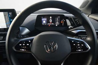 Volkswagen ID.4 128kW Family Pro 77kWh 5dr Auto [135kW Ch]