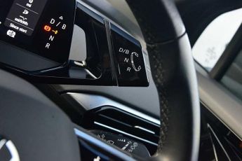 Volkswagen ID.4 128kW Family Pro 77kWh 5dr Auto [135kW Ch]