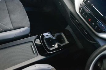 Volkswagen ID.4 128kW Family Pro 77kWh 5dr Auto [135kW Ch]