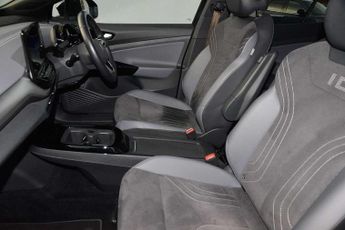 Volkswagen ID.4 128kW Family Pro 77kWh 5dr Auto [135kW Ch]