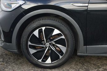 Volkswagen ID.4 128kW Family Pro 77kWh 5dr Auto [135kW Ch]