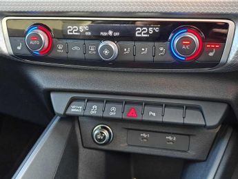 Audi A1 Sportback Black Edition 35 TFSI  150 PS S tronic