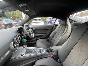 Audi TT Coup- Sport 40 TFSI  197 PS S tronic