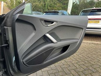 Audi TT Coup- Sport 40 TFSI  197 PS S tronic