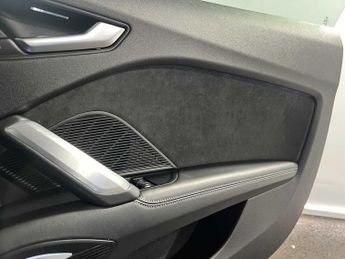 Audi TT S Coup- Black Edition 2.0 TFSI quattro 310 PS S tronic