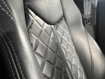 Audi TT S Coup- Black Edition 2.0 TFSI quattro 310 PS S tronic