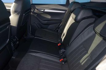 SKODA Karoq Estate 1.5 TSI SE L 5dr DSG