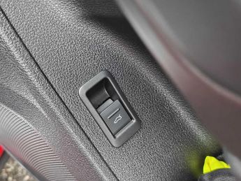 Audi Q3 S line 35 TFSI  150 PS S tronic