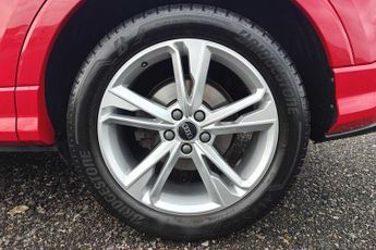 Audi Q3 S line 35 TFSI  150 PS S tronic