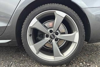 Audi A4 Black Edition 40 TFSI  204 PS S tronic