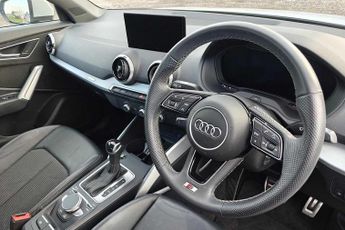 Audi Q2 S line 35 TFSI  150 PS S tronic