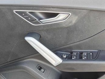 Audi Q2 S line 35 TFSI  150 PS S tronic