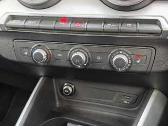 Audi Q2 S line 35 TFSI  150 PS S tronic