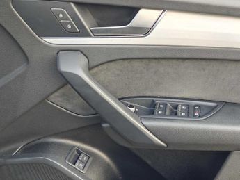 Audi Q5 S line 50 TFSI e quattro 299 PS S tronic