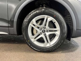 Audi Q5 Sport 50 TFSI e quattro 299 PS S tronic