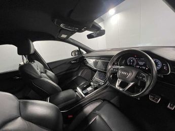 Audi Q7 Black Edition 55 TFSI quattro 340 PS tiptronic