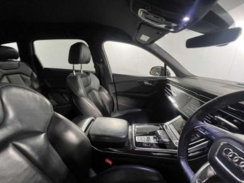 Audi Q7 Black Edition 55 TFSI quattro 340 PS tiptronic