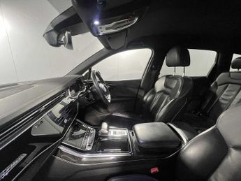 Audi Q7 Black Edition 55 TFSI quattro 340 PS tiptronic