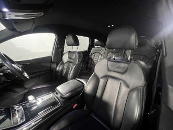 Audi Q7 Black Edition 55 TFSI quattro 340 PS tiptronic