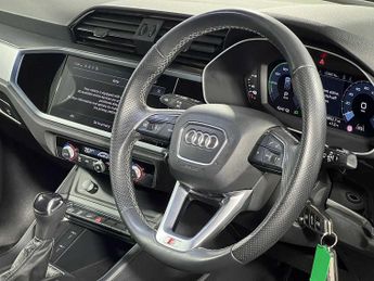 Audi Q3 S line 45 TFSI e  245 PS S tronic