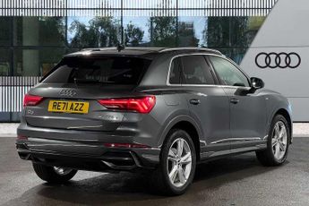 Audi Q3 S line 45 TFSI e  245 PS S tronic