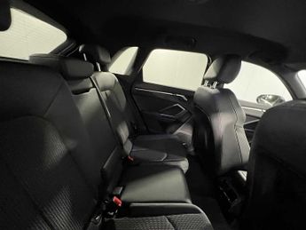 Audi Q3 Black Edition 35 TFSI  150 PS S tronic