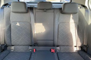 Volkswagen Golf 2.0 TDI Life 5dr DSG