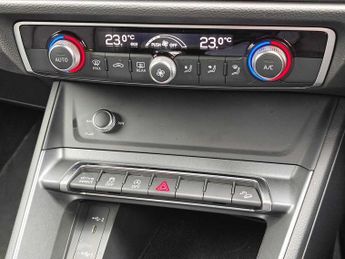 Audi Q3 S line 35 TFSI  150 PS S tronic