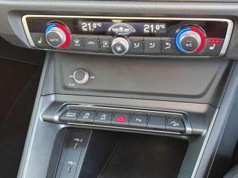 Audi Q3 S line 35 TFSI  150 PS S tronic