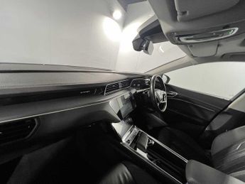 Audi e-tron 55 quattro 300,00 kW