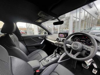 Audi Q2 S line 35 TFSI  150 PS S tronic