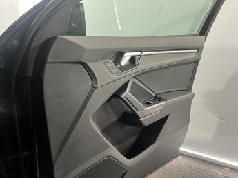 Audi Q3 Black Edition 35 TFSI  150 PS S tronic