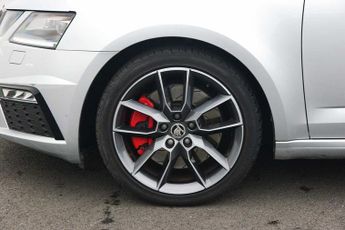 SKODA Octavia 2.0 TSI 245 vRS 5dr DSG [Black Pack]