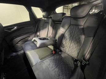 Audi Q4 E-tron Q4  Edition 1 50 e-tron quattro 220,00 kW