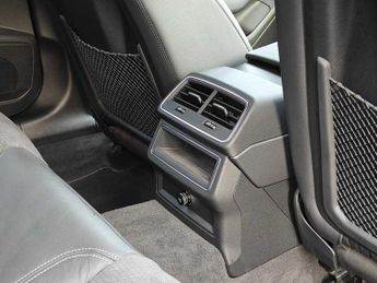 Audi A6 Avant S line 40 TFSI  204 PS S tronic