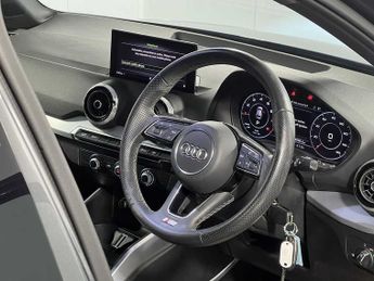Audi Q2 S line 35 TFSI  150 PS S tronic