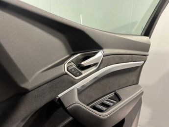 Audi Q8 Black Edition 55 e-tron quattro 300,00 kW