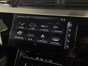 Audi Q8 Black Edition 55 e-tron quattro 300,00 kW