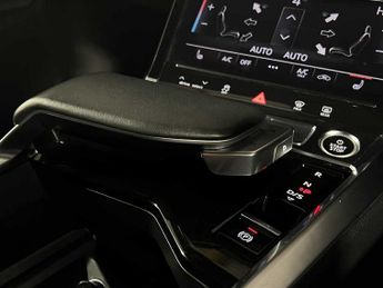 Audi Q8 Black Edition 55 e-tron quattro 300,00 kW