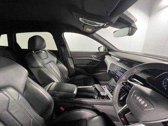 Audi Q8 Black Edition 55 e-tron quattro 300,00 kW