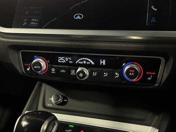 Audi Q3 Technik 45 TFSI e  245 PS S tronic